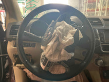 Load image into Gallery viewer, Steering Wheel HIGHLANDER 2013 - NW530571