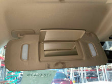 Load image into Gallery viewer, Interior Sun Visors Chevrolet Tahoe 2009 - NW545757