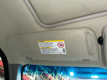 Load image into Gallery viewer, Interior Sun Visors GMC Yukon 2002 - NW661361