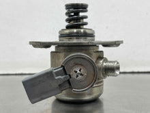Load image into Gallery viewer, FUEL PUMP 550i 550i Gt 650i 750 HYBRID 750i 750il Active 7 Alpina 08-15 - NW712599