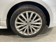 Load image into Gallery viewer, WHEEL RIM Jetta 11 12 13 14 17x7 ALLOY 17x7, 5 lug, 112mm - NW717162