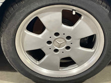 Load image into Gallery viewer, WHEEL Mercedes Sl500 99 00 17" - NW732659