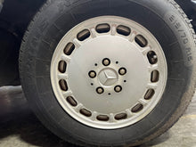 Load image into Gallery viewer, WHEEL 300E 420 350 560SEC 560SEL 16x6.5 88 89 90 91 - NW739227