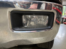 Load image into Gallery viewer, Fog Light Suburban Avalance Silverado 1500 2500 3500 2007 07 08 09 - 12 Left - NW740912