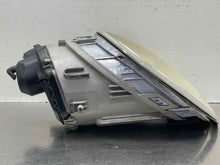 Load image into Gallery viewer, HEADLIGHT LAMP ASSEMBLY Beetle 98 99 00 01 02 03 04 05 Right - NW748928
