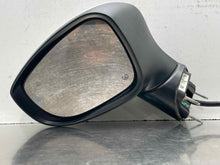 Load image into Gallery viewer, Side View Door Mirror Plymouth Voyager 2020 - NW751379