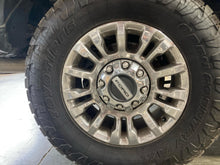 Load image into Gallery viewer, WHEEL RIM F250SD Pickup F350SD Pickup 2020 18x8 ALUM 18x8, 8 lug, 170mm - NW751877