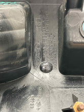 Load image into Gallery viewer, TAIL LIGHT LAMP ASSEMBLY F250SD Pickup F350SD Pickup 08-16 Right - NW751977