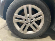 Load image into Gallery viewer, WHEEL RIM Gl350 Gl450 Gl550 GL63 AMG GLS450 GLS550 GLS63 13-19 19x8-1/2 - NW759062