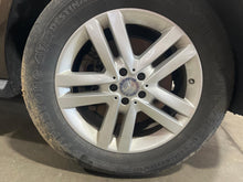 Load image into Gallery viewer, WHEEL RIM Gl350 Gl450 Gl550 GL63 AMG GLS450 GLS550 GLS63 13-19 19x8-1/2 - NW759263