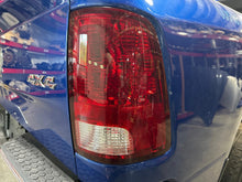 Load image into Gallery viewer, TAIL LIGHT LAMP ASSEMBLY 1500 Pickup 2500 Pickup 3500 Pickup 09-14 Right - NW759802