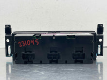 Load image into Gallery viewer, Temperature Controls Chevrolet Corvette 2005 - NW763043