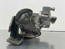 Load image into Gallery viewer, THROTTLE BODY SVX 1992 92 1993 93 1994 94 1995 95 - NW764118