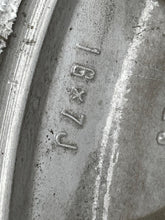 Load image into Gallery viewer, WHEEL RIM Tacoma 2016-2020 16x7 ALLOY 16x7, 6 lug, 5-1/2" - NW768054