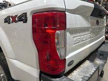 Load image into Gallery viewer, Tail Lamp Light FORD F250SD PICKUP 2022 - NW775707