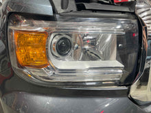 Load image into Gallery viewer, HEADLIGHT LAMP ASSEMBLY GMC Canyon 15 16 17 18 19 20 Right - NW777037