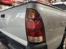 Load image into Gallery viewer, TAIL LIGHT LAMP ASSEMBLY Toyota Tacoma 2005-2015 Right - NW782195