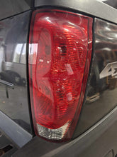 Load image into Gallery viewer, TAIL LIGHT LAMP ASSEMBLY Avalanche 1500 Avalanche 2500 02-06 Right - NW784401