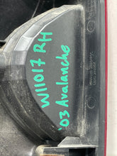 Load image into Gallery viewer, TAIL LIGHT LAMP ASSEMBLY Avalanche 1500 Avalanche 2500 02-06 Right - NW784401