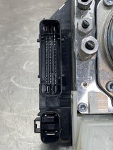 Load image into Gallery viewer, ABS Pump Ford Explorer 2020 - NW789385