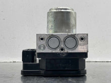 Load image into Gallery viewer, ABS Pump Honda Crosstour 2012 - NW808592