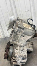 Load image into Gallery viewer, TRANSFER CASE BMW 530xi 528xi 328xi 332xi 2006 06 2007 07 2008 08 09 2010 10 - NW813614