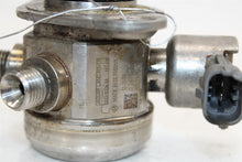 Load image into Gallery viewer, FUEL PUMP Jaguar Vanden Pl XF XFR XJ XJL 13 14 15 16 17 - 1001139