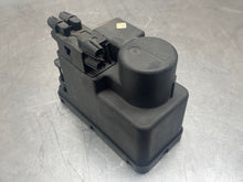 Load image into Gallery viewer, Vacuum Pump MERCEDES E-CLASS 1995 - NW682570