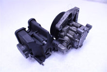 Load image into Gallery viewer, POWER STEERING PUMP C250 C300 C350 C63 E350 E550 E63 10-13 - 1359536