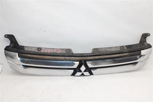Load image into Gallery viewer, Grille Mitsubishi Outlander 2015 - 1363692