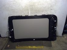 Load image into Gallery viewer, SUNROOF ASSEMBLY Volkswagen Atlas 18 19 20 21 22 - 1363914