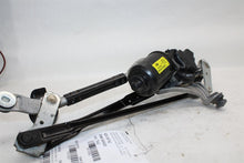 Load image into Gallery viewer, WINDSHIELD WIPER MOTOR Hyundai Tucson 16 17 18 19 20 21 - 1370051