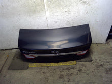 Load image into Gallery viewer, TRUNK LID Hyundai Sonata 2011 11 2012 12 2013 13 2014 14 - 1379372