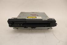 Load image into Gallery viewer, Radio BMW 645i 545i 550i 650i 2004 04 2005 05 2006 06 2007 07 AM FM CD - 1383459