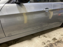 Load image into Gallery viewer, FRONT DOOR BMW 335i 330i 328i 325i 2006 06 2007 07 08 09 10 11 Left - 1387728