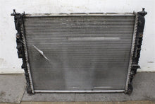 Load image into Gallery viewer, RADIATOR Gl320 Gl450 Gl550 ML320 ML350 ML550 ML63 R320 R350 R500 R63 08-09 - 1392496