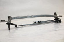 Load image into Gallery viewer, WINDSHIELD WIPER TRANSMISSION Kia Sorento 16 17 18 19 20 - 1396546