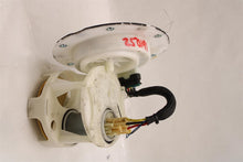 Load image into Gallery viewer, FUEL PUMP E250 Van C250 C300 C350 C63 CL550 CL600 CL63 CL65 11-16 - 1398675