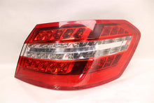 Load image into Gallery viewer, OUTER TAIL LIGHT LAMP E300 E350 E400 E550 E63 10 11 12 13 Right - 1398720