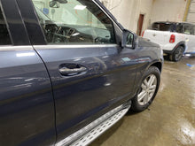 Load image into Gallery viewer, FRONT DOOR Gl350 Gl450 Gl550 GL63 AMG GLE300 DCP GLE300d 12-19 Right - 1406569