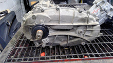 Load image into Gallery viewer, TRANSFER CASE Porsche Cayenne 11 12 13 14 15 16 17 18 - 1425448