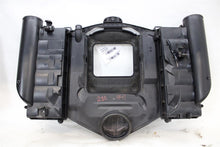 Load image into Gallery viewer, AIR CLEANER BOX E350 C230 C250 C300 C350 C63 E300 E320 E550 E63 08-12 - 1430669