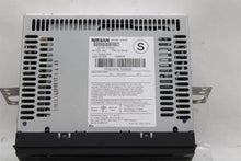 Load image into Gallery viewer, RADIO Nissan NV 1500 NV2500 NV3500 12 13 14 15 16 - 1437409