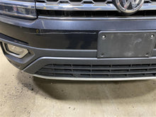Load image into Gallery viewer, Front Bumper Volkswagen Atlas 2018 - 1465631