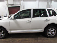 Load image into Gallery viewer, FRONT SPINDLE Cayenne 2003 03 04 05 06 07 08 09 10 Right - 821416