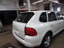 Load image into Gallery viewer, FRONT SPINDLE Cayenne 2003 03 04 05 06 07 08 09 10 Right - 821416