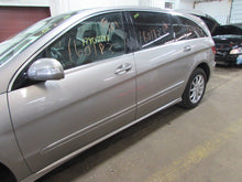 Load image into Gallery viewer, FRONT DOOR WINDOW REGULATOR R320 R350 R500 R63 2006-2013 Right - 823877