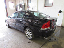 Load image into Gallery viewer, CV AXLE SHAFT Volvo S60 V70 01 02 03 04 05 - 09 Left - 870228