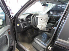 Load image into Gallery viewer, QUARTER GLASS Mercedes ML320 ML430 ML500 1999 99 00 01 02 03 04 05 Left - 1376683