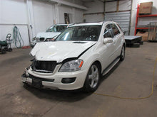 Load image into Gallery viewer, REAR DRIVE SHAFT ML320 ML350 ML550 2006 06 2007 07 08 09 10 11 - 905543